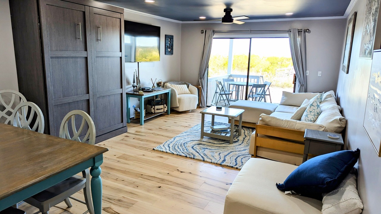 Photo of Livingroom in Oceanmarsh Subdivision