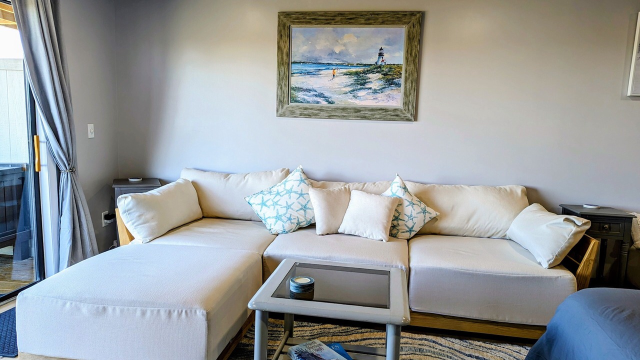 Photo of Livingroom in Oceanmarsh Subdivision