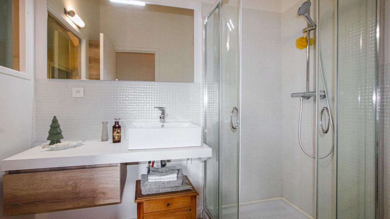 Photo of Bathroom in Colonzelle