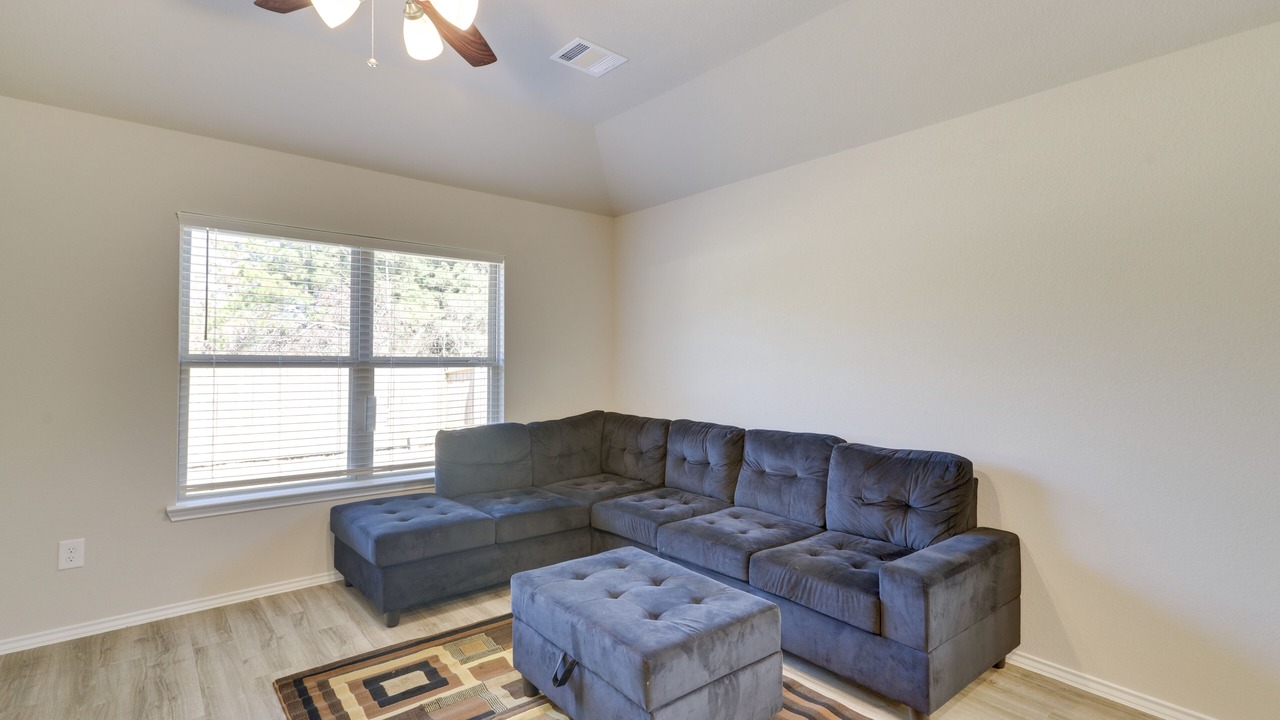 Photo of Livingroom in Spring