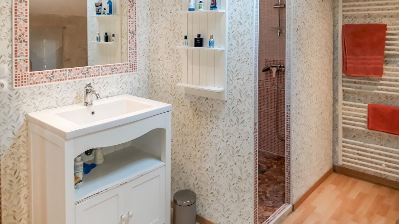 Photo of Bathroom in Doulezon