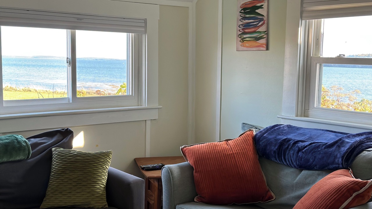 Photo of Livingroom in Lamoine