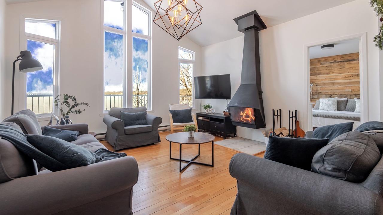 Photo of Livingroom in Saint-Andre-d'Argenteuil