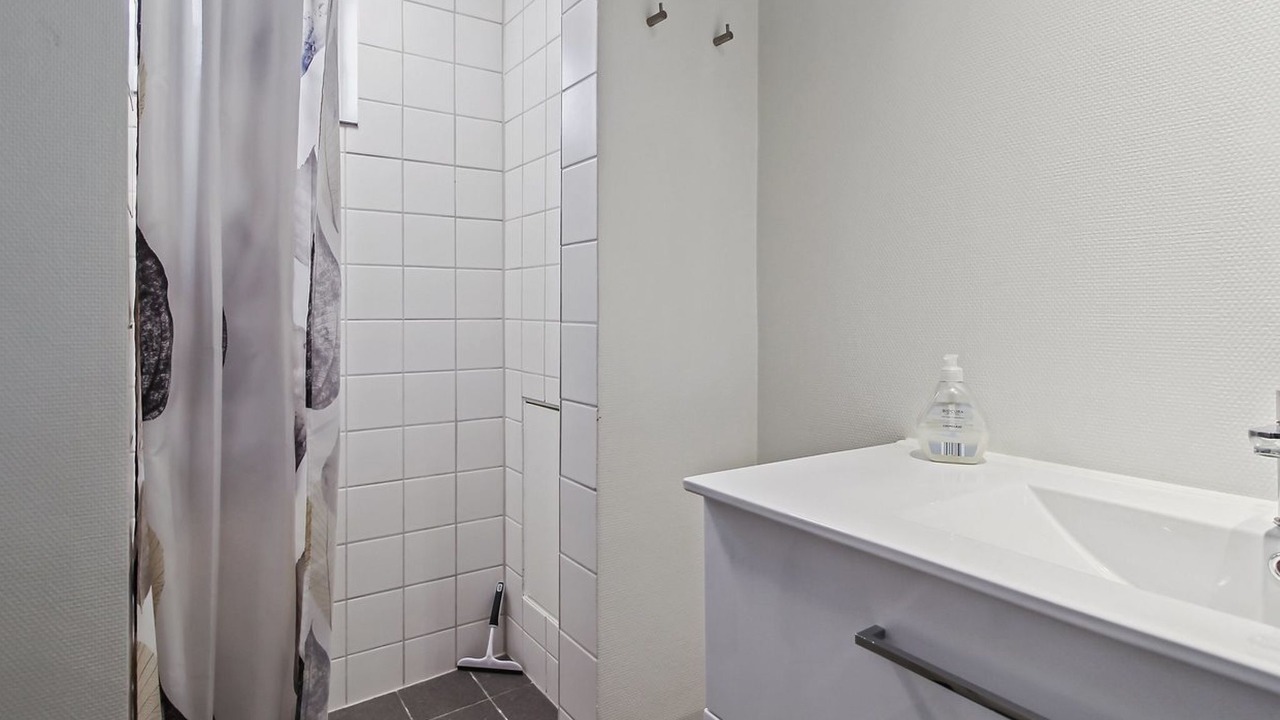 Photo of Bathroom in Fur