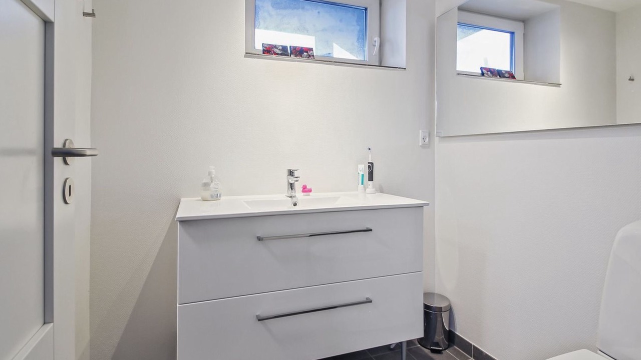 Photo of Bathroom in Fur