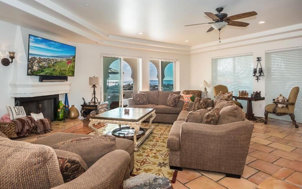 Photo of Livingroom in Toro Canyon
