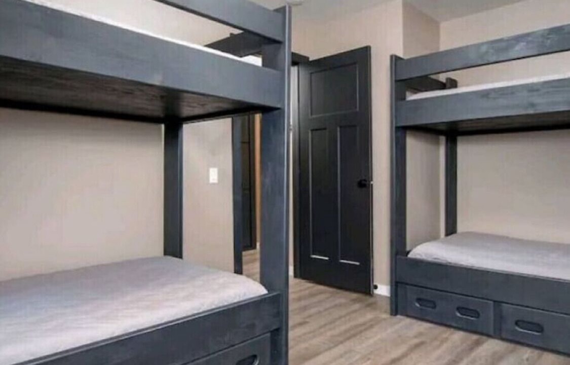Photo of Bedroom in Sulphur