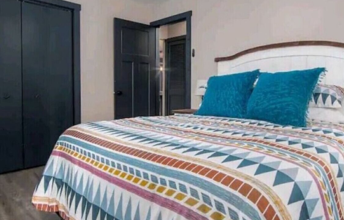 Photo of Bedroom in Sulphur