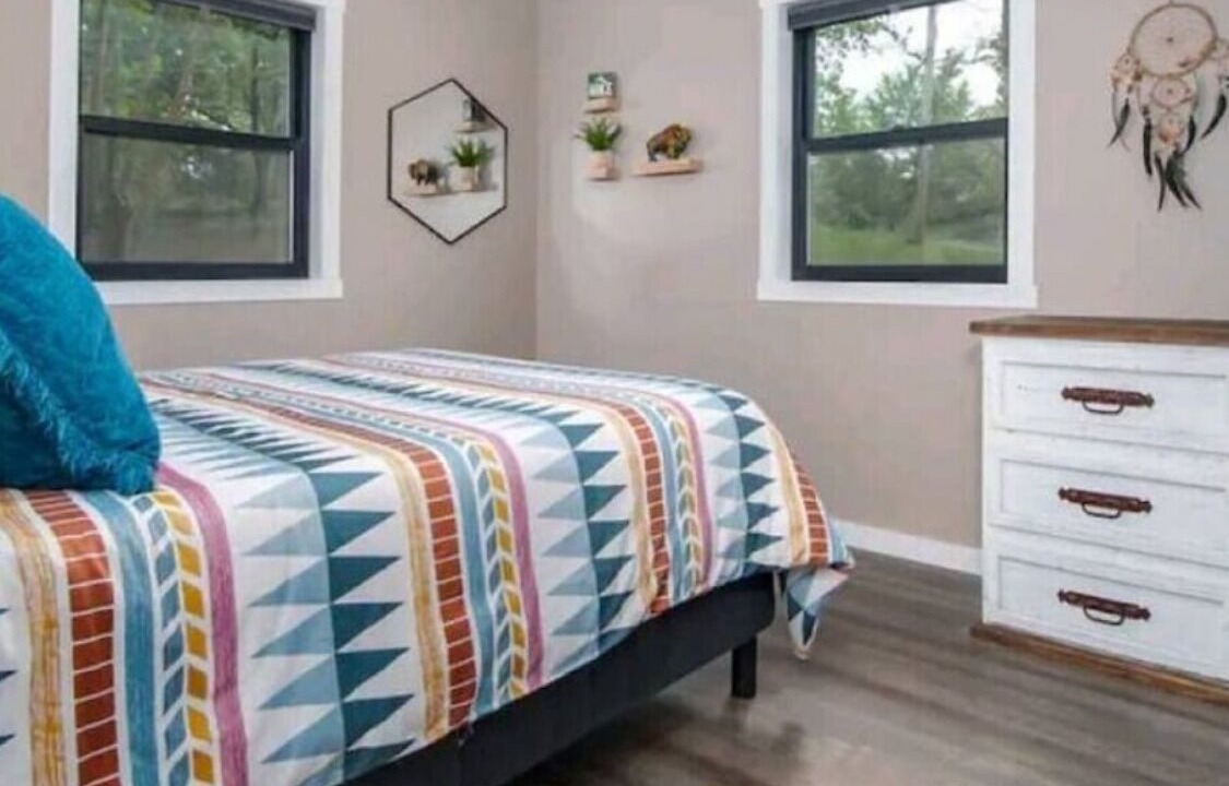 Photo of Bedroom in Sulphur
