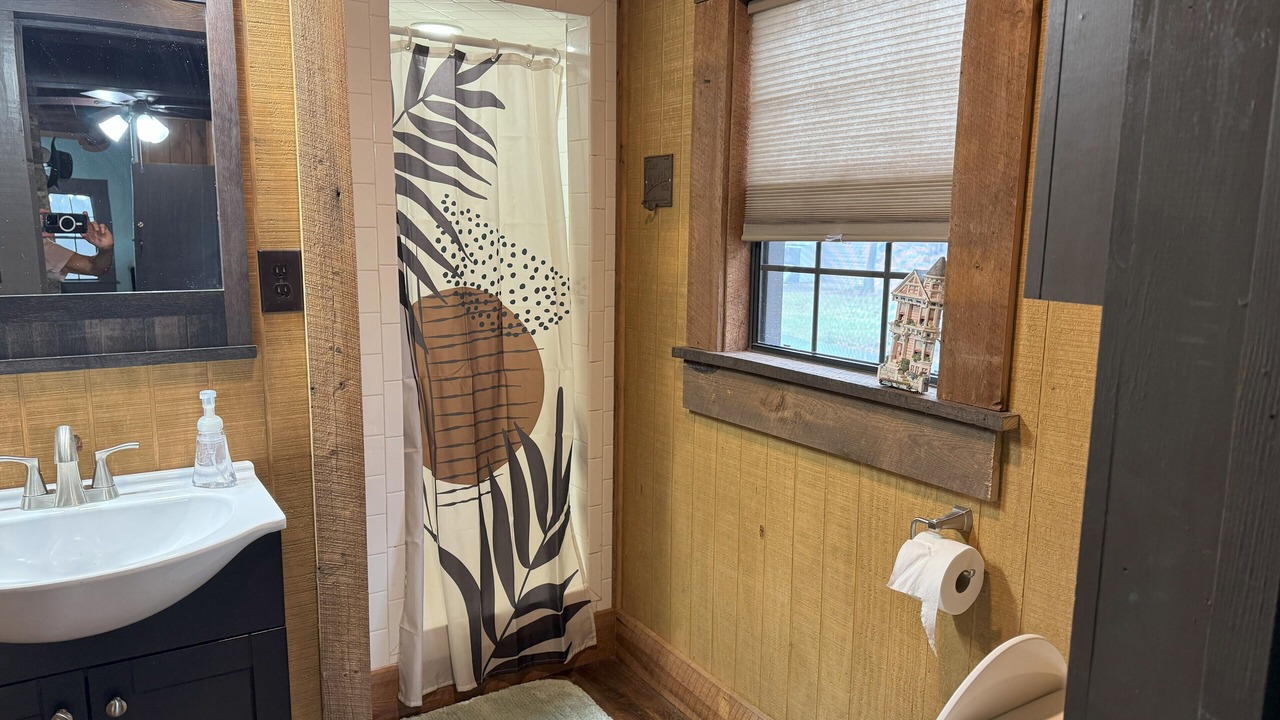 Photo of Bathroom in Ozone
