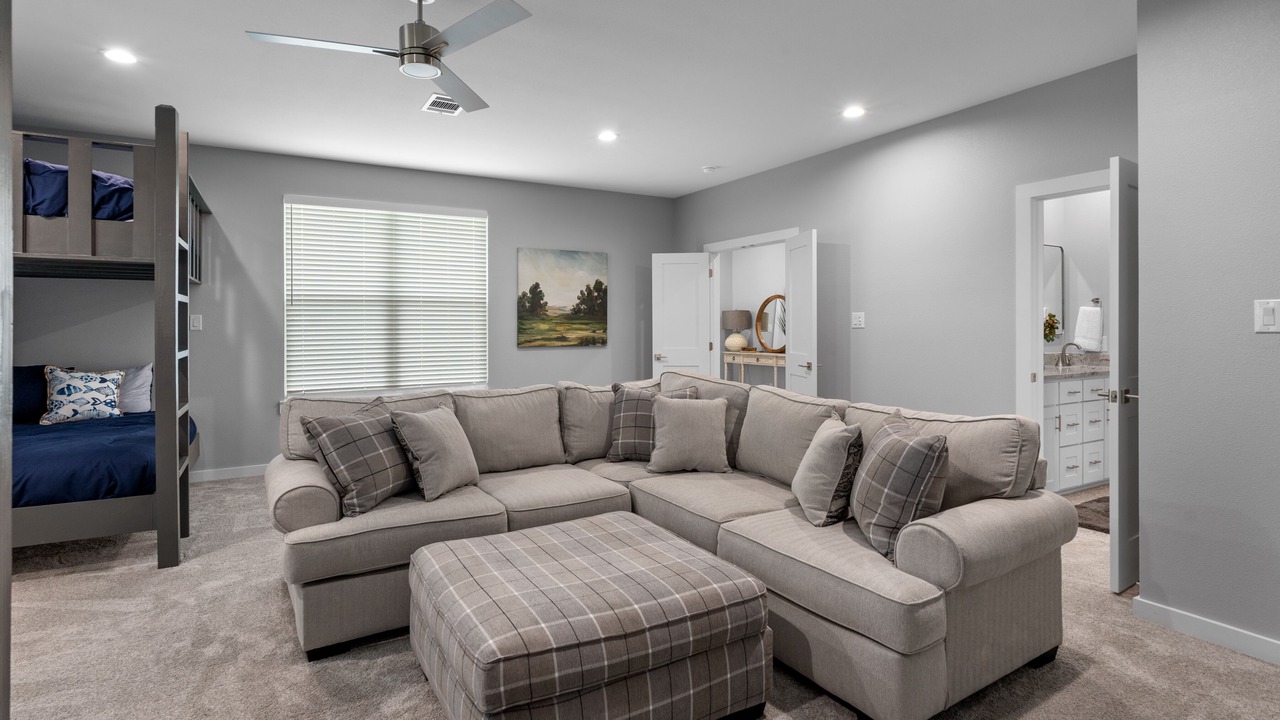 Photo of Livingroom in Enchanted Oaks