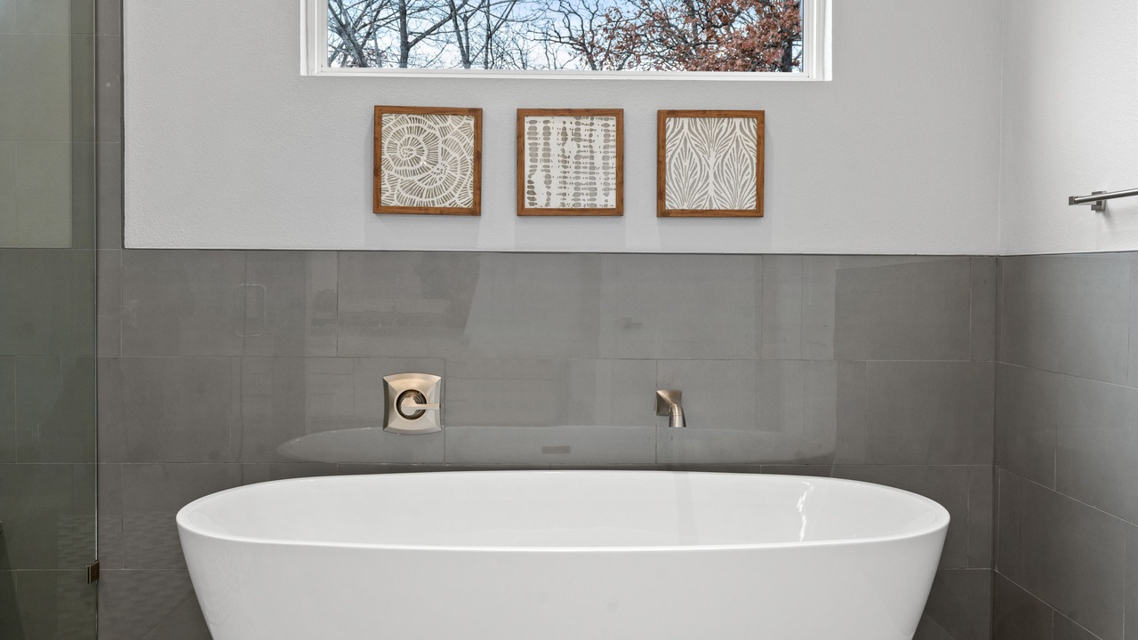 Photo of Bathroom in Enchanted Oaks