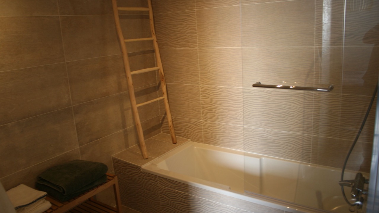 Photo of Bathroom in Behobie