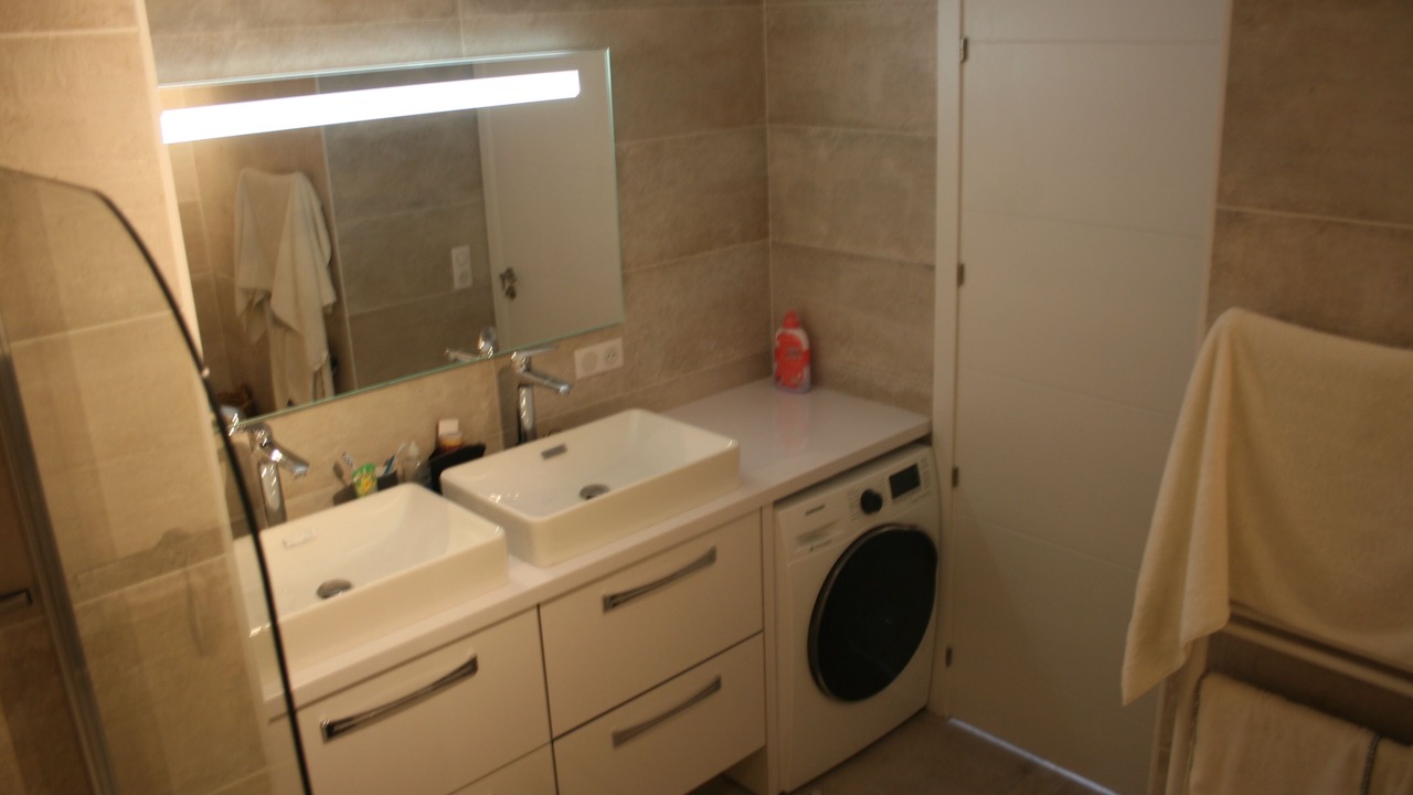 Photo of Bathroom in Behobie