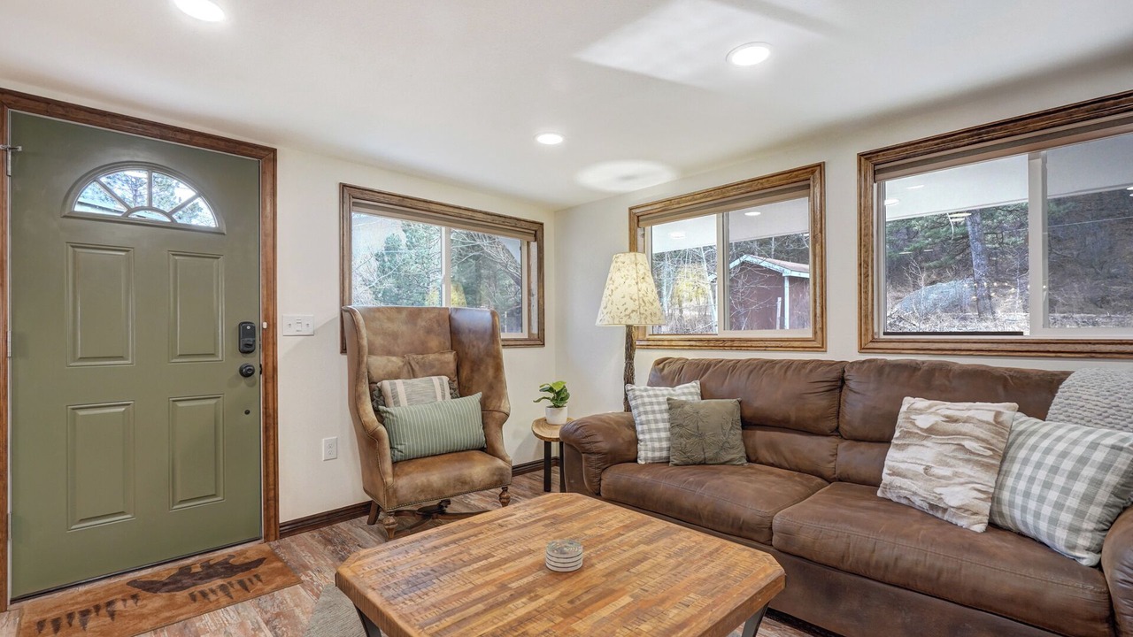 Photo of Livingroom in Green Mountain Falls