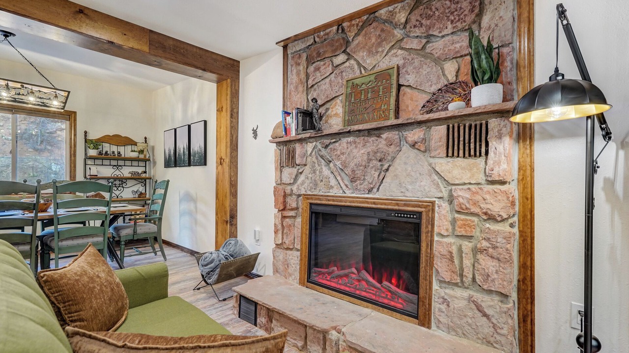 Photo of Livingroom in Green Mountain Falls