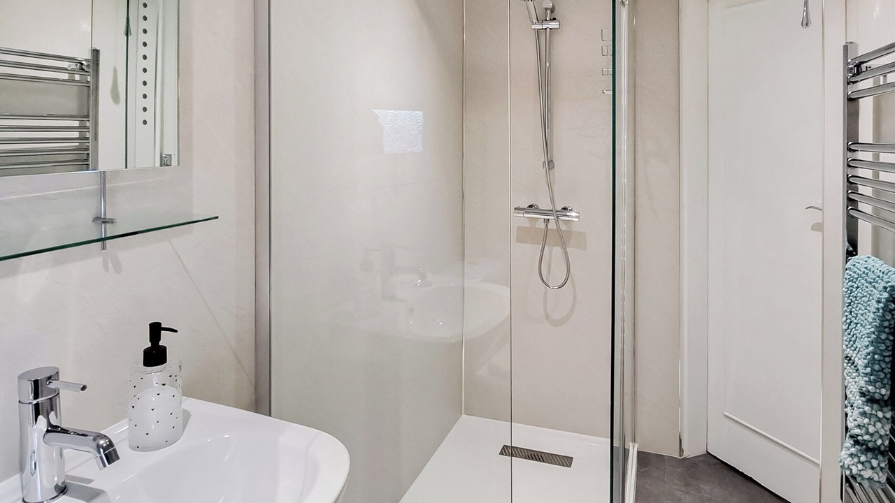 Photo of Bathroom in Girvan