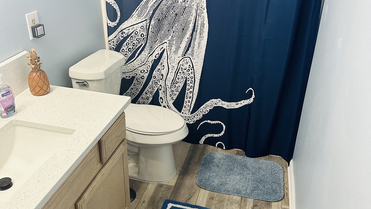 Photo of Bathroom in Leeward Sands
