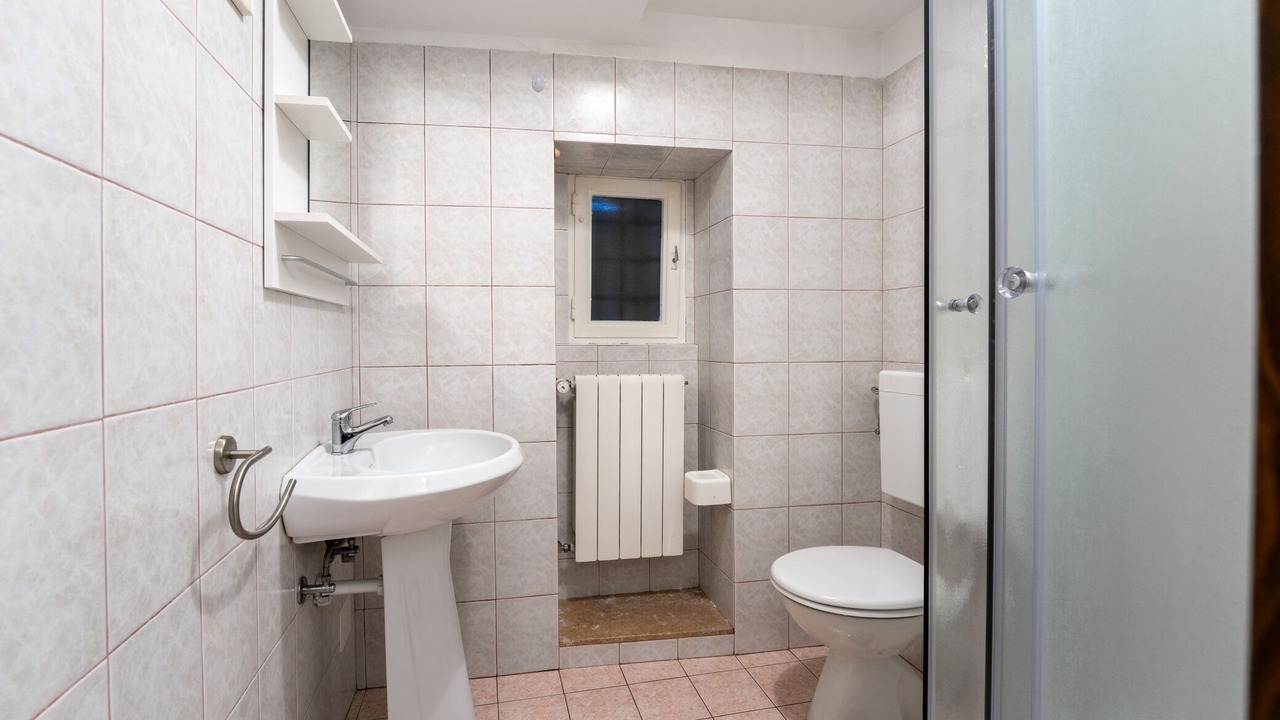 Photo of Bathroom in Brsec