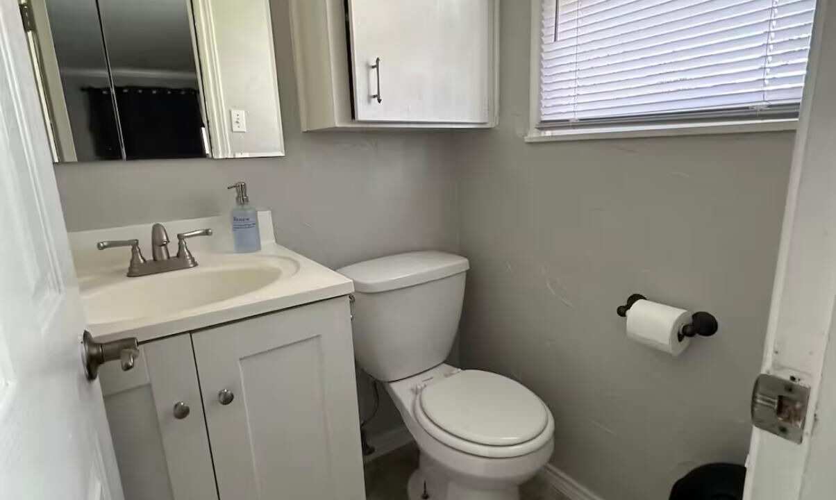 Photo of Bathroom in Brentwood-Oak Hills