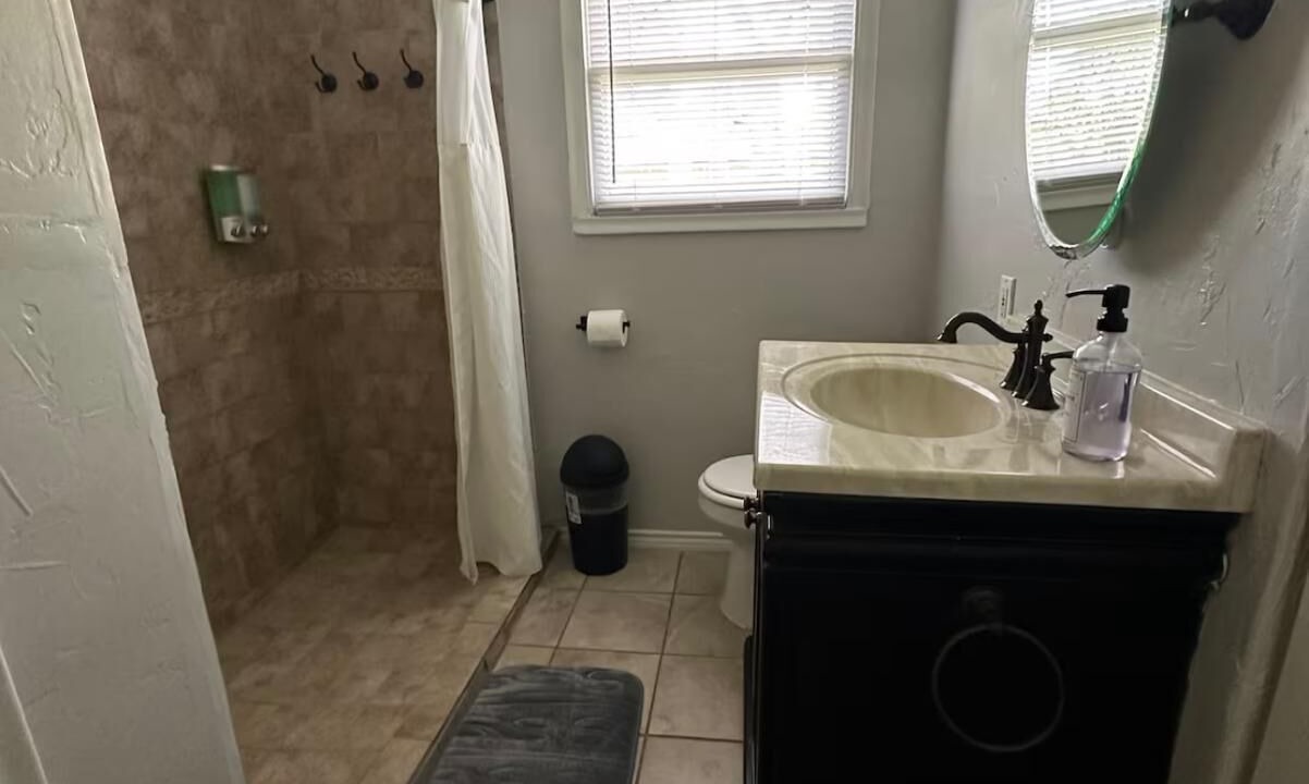 Photo of Bathroom in Brentwood-Oak Hills