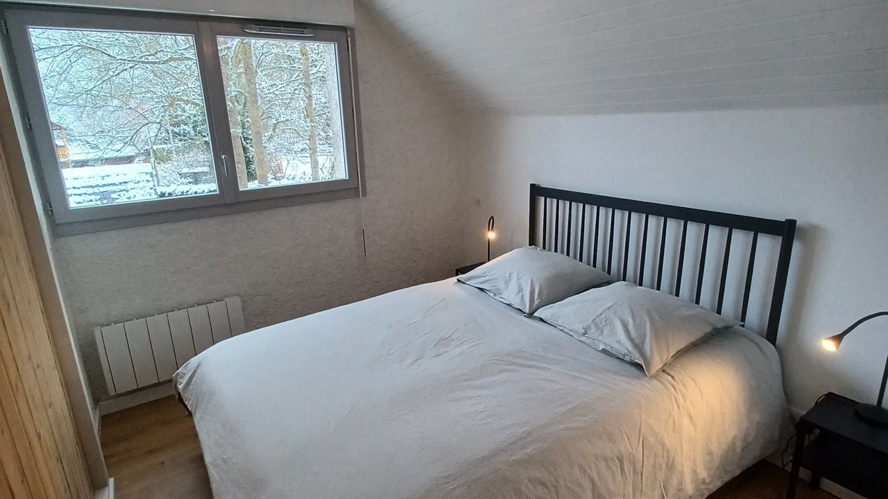 Photo of Bedroom in Bourisp