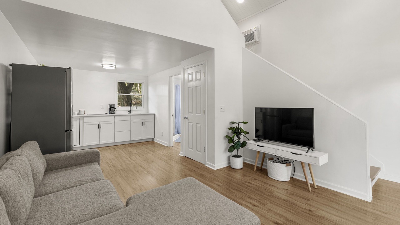 Photo of Livingroom in Greater Valley Brook
