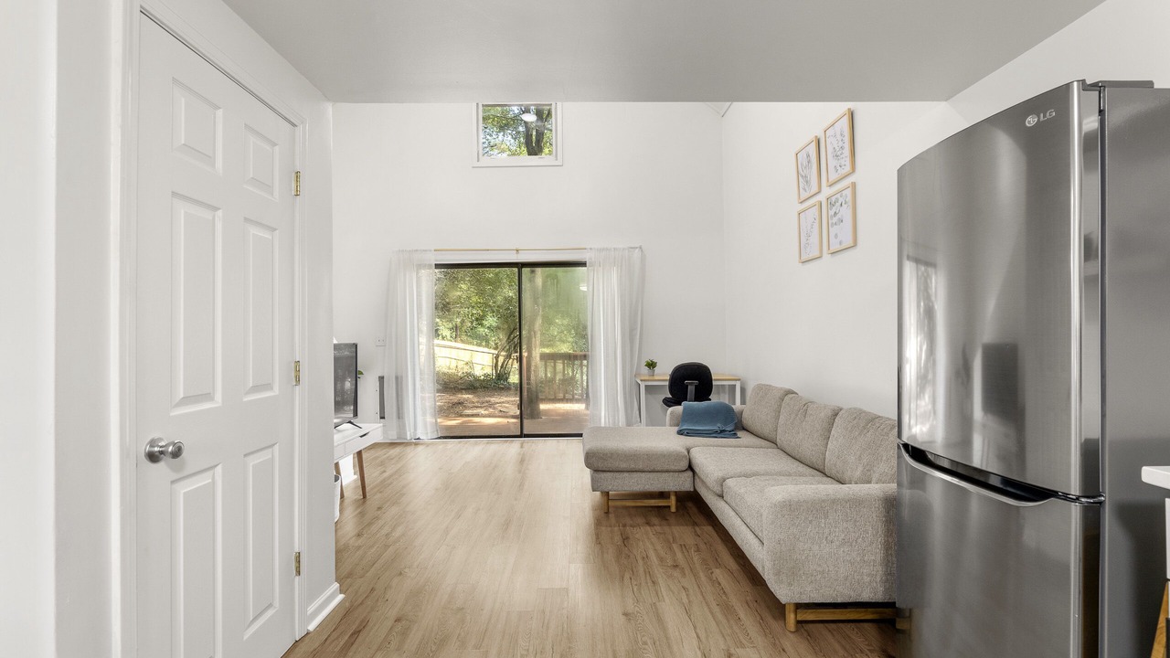 Photo of Livingroom in Greater Valley Brook