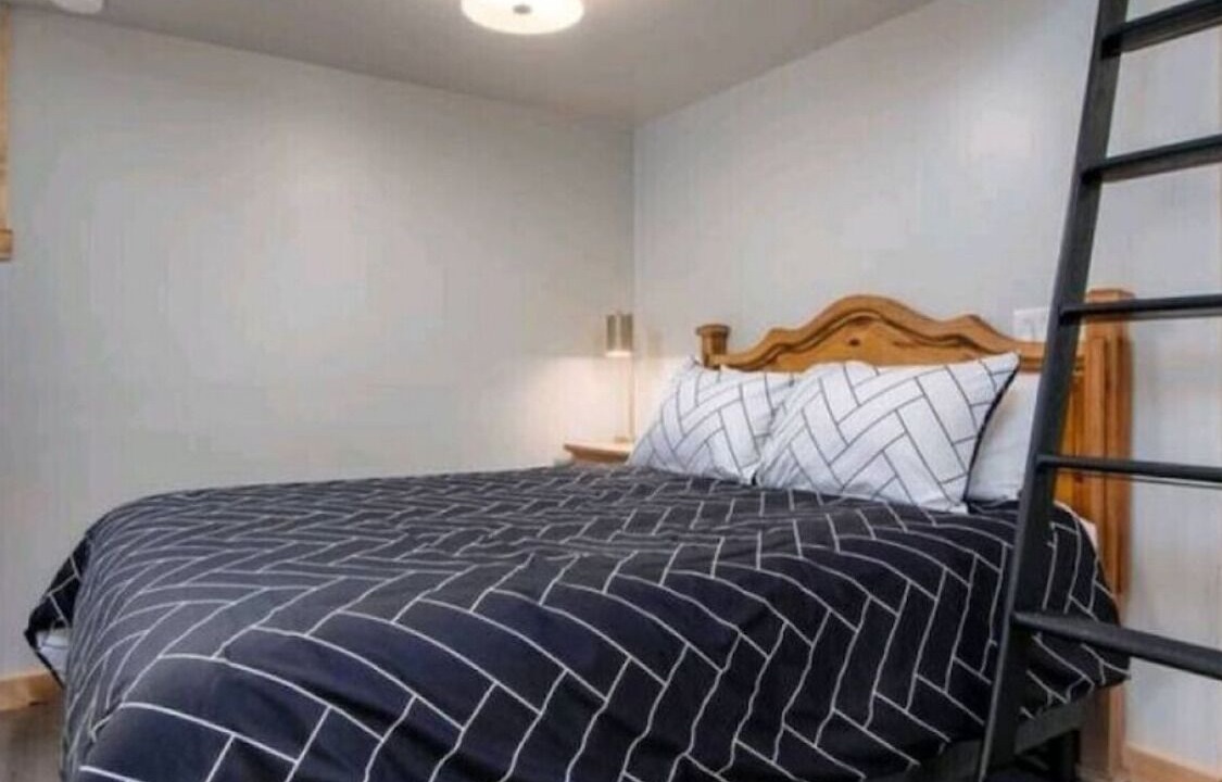 Photo of Bedroom in Sulphur