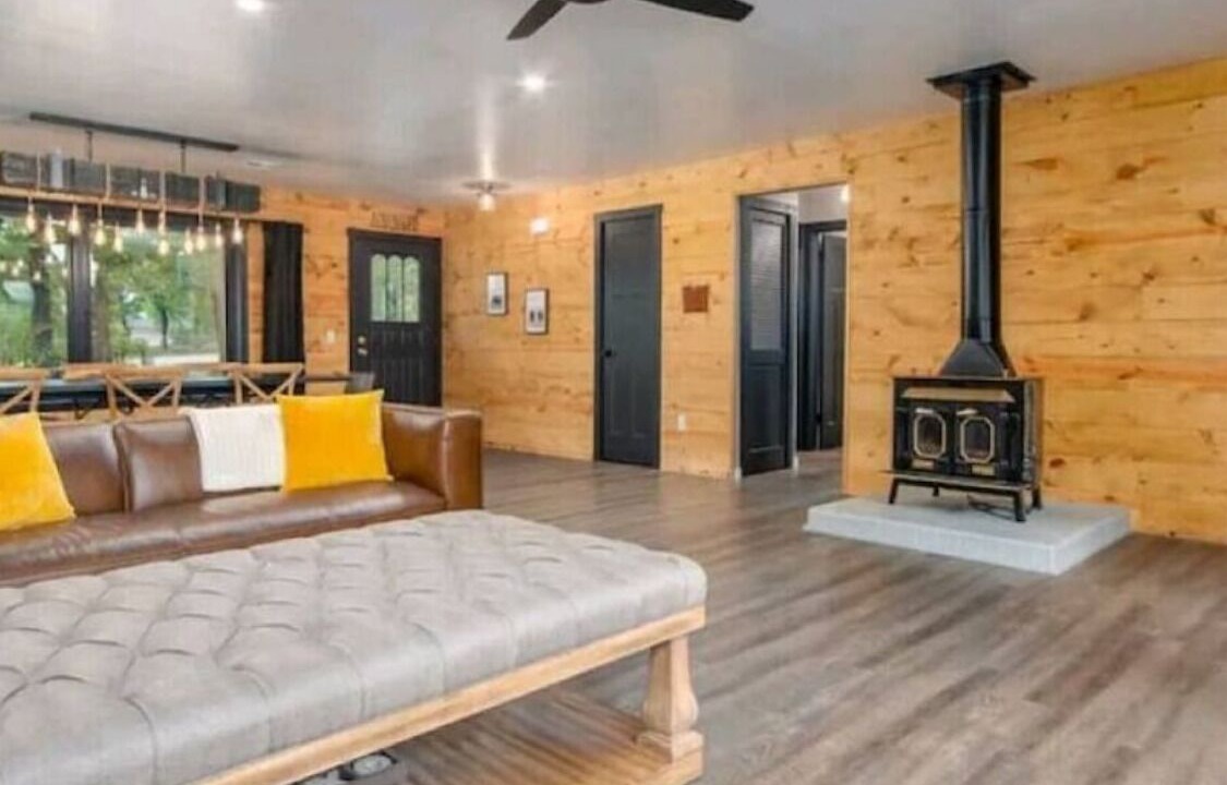 Photo of Livingroom in Sulphur