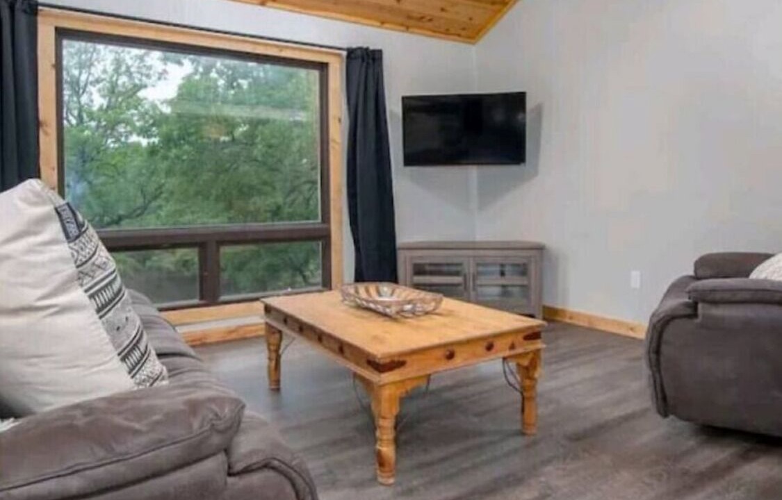 Photo of Livingroom in Sulphur