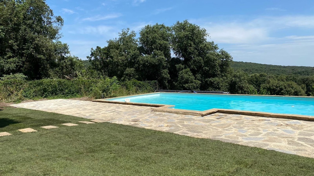 Photo of Outdoor in Saint-Julien-les-Rosiers