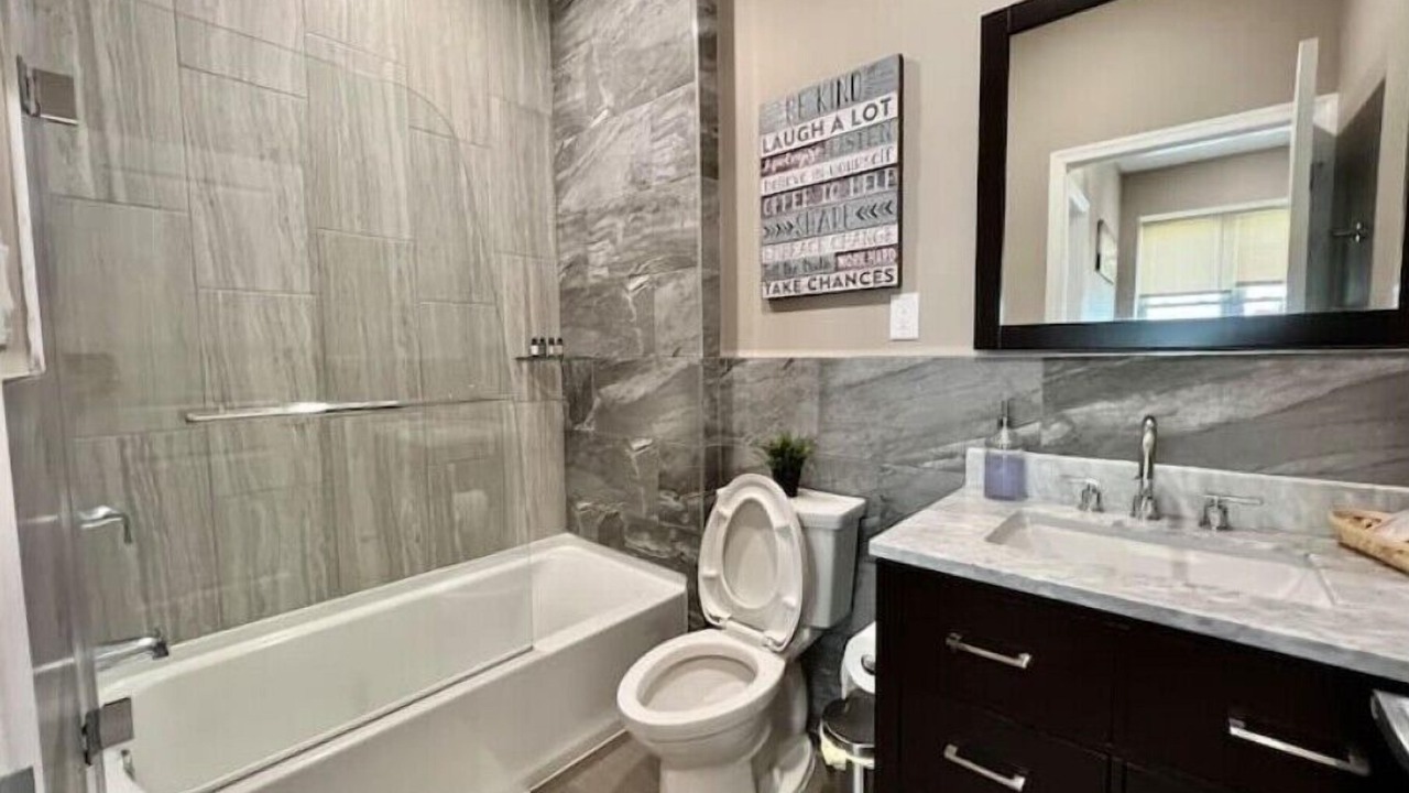Photo of Bathroom in Logan Square