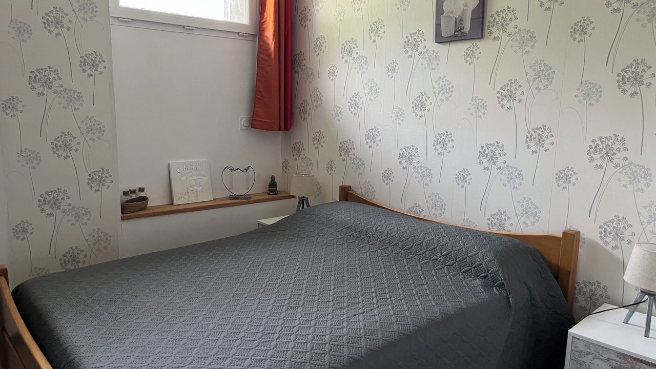 Photo of Bedroom in Sarrancolin