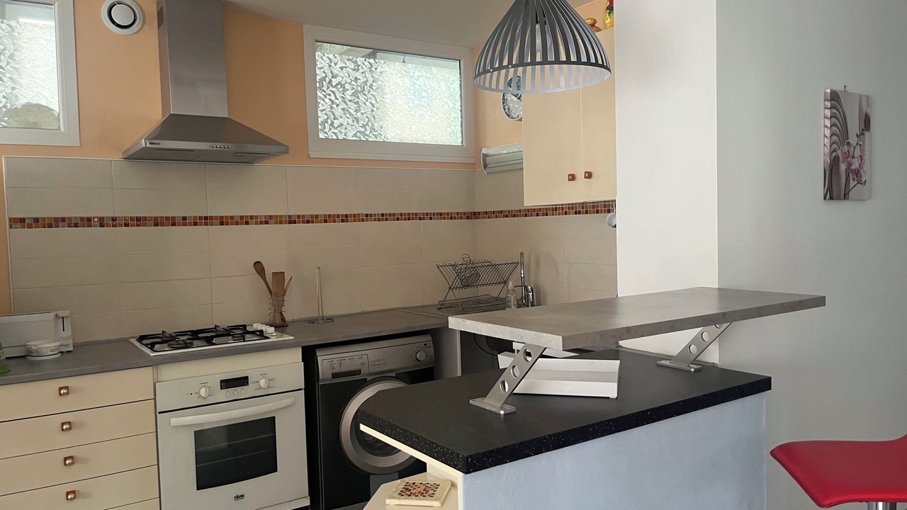 Photo of Kitchen in Sarrancolin