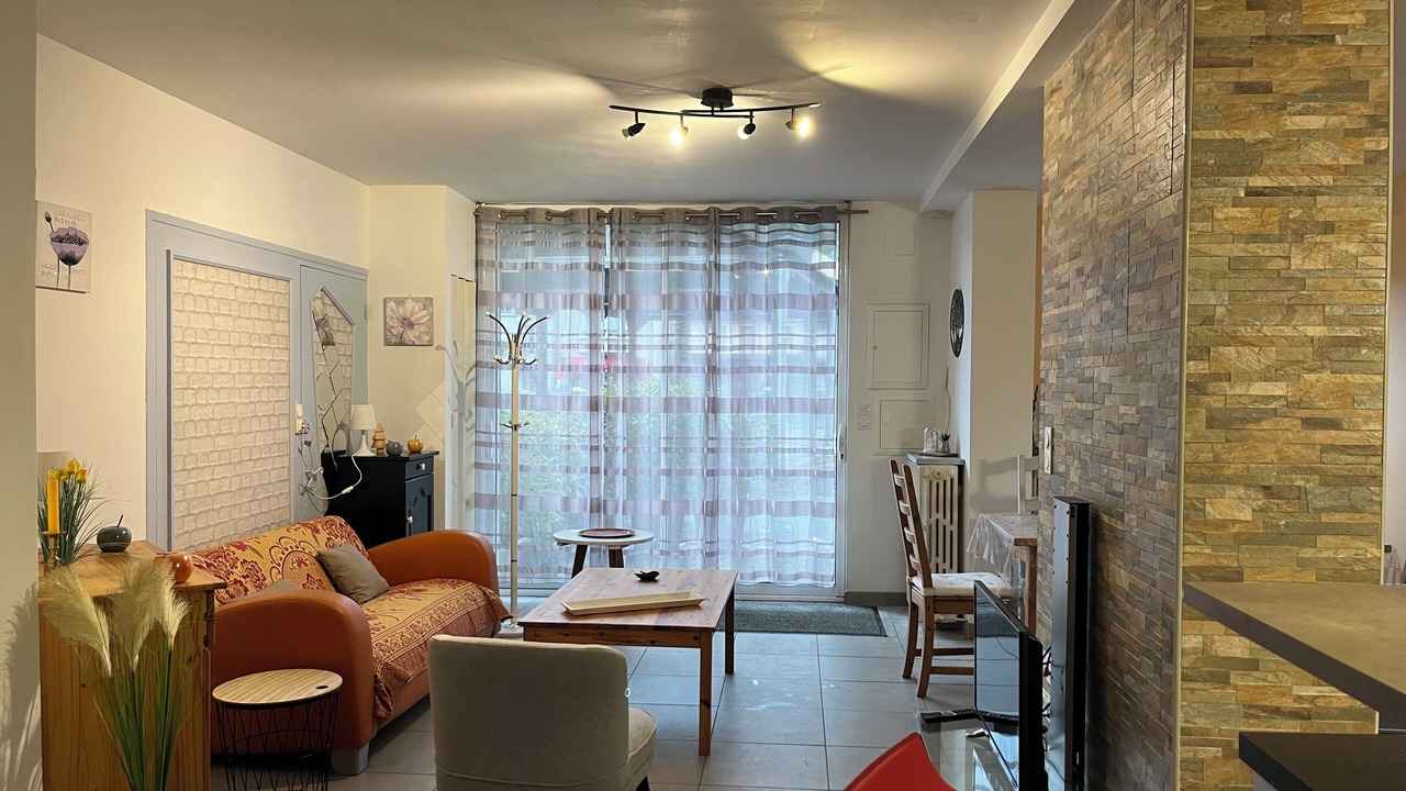Photo of Livingroom in Sarrancolin