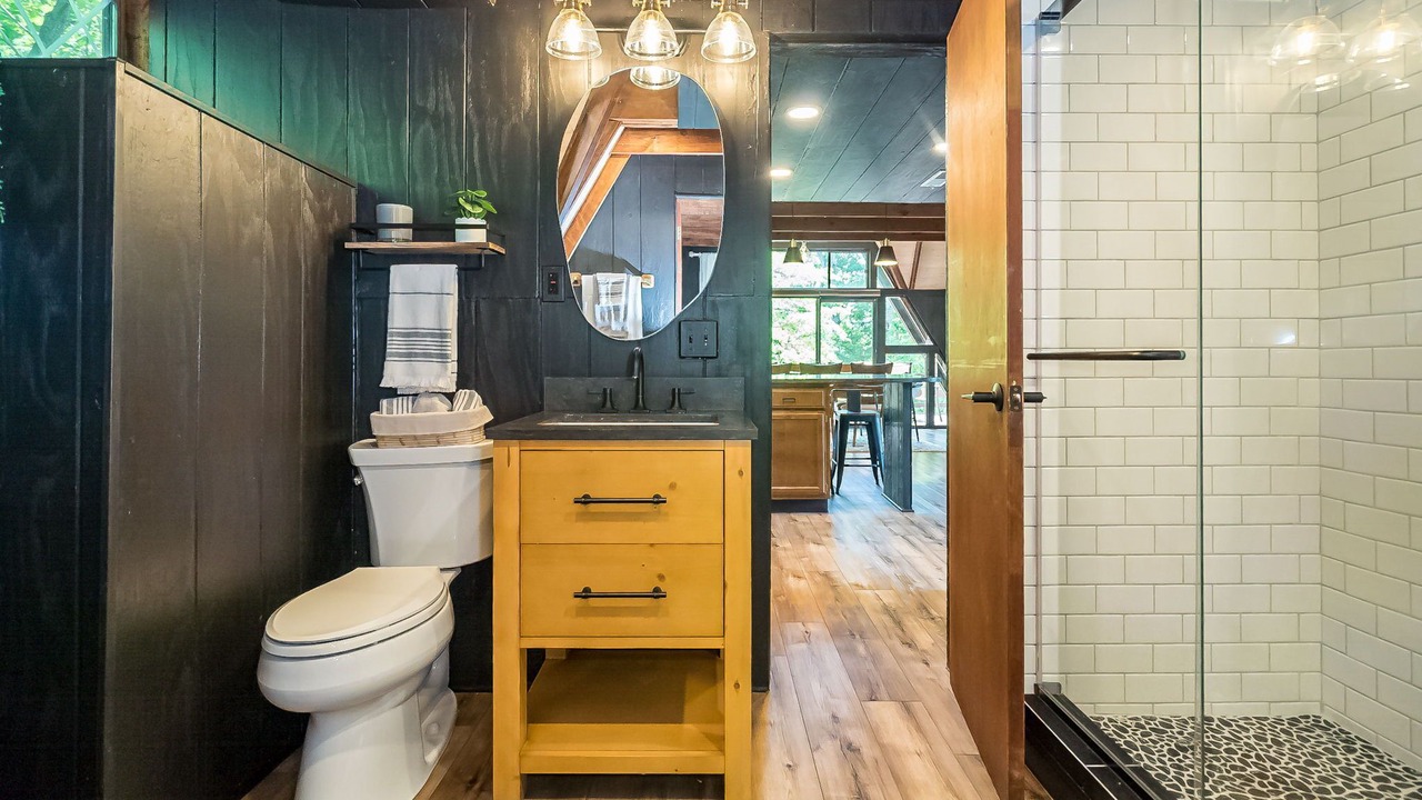 Photo of Bathroom in Innsbrook