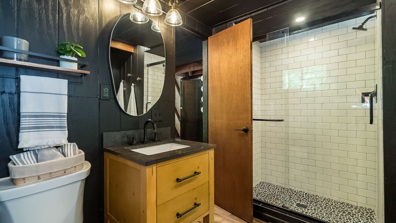 Photo of Bathroom in Innsbrook