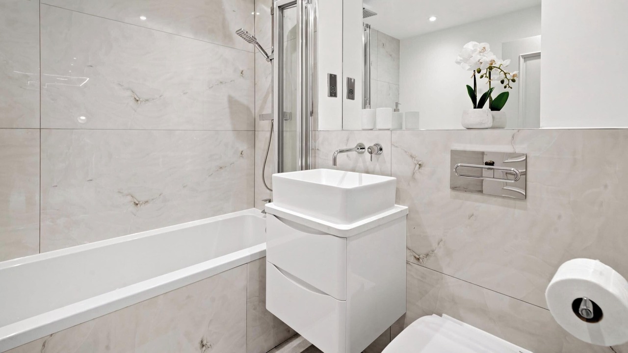 Photo of Bathroom in Reading City Centre