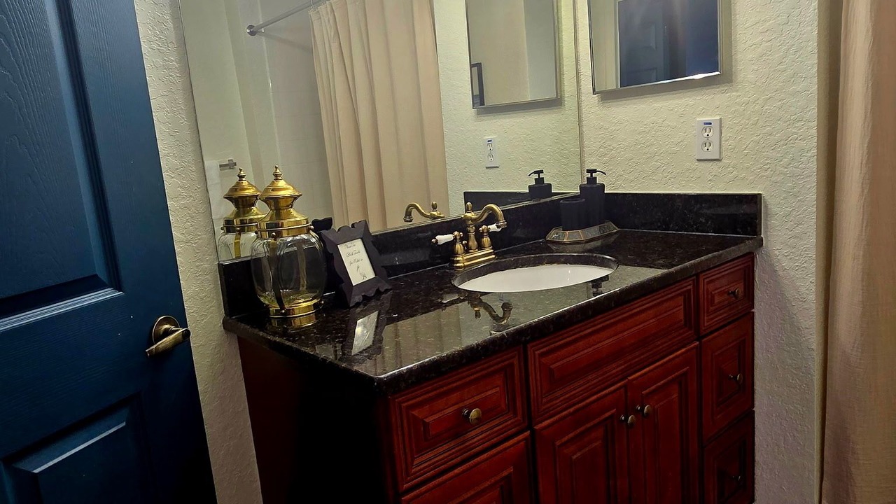 Photo of Bathroom in Veranda Palms