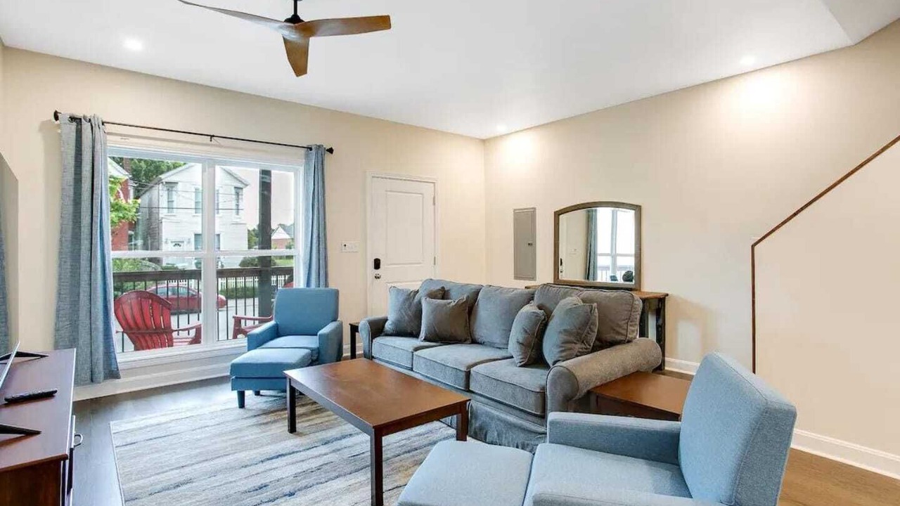 Photo of Livingroom in Smoketown Jackson