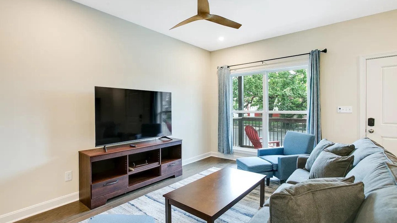 Photo of Livingroom in Smoketown Jackson