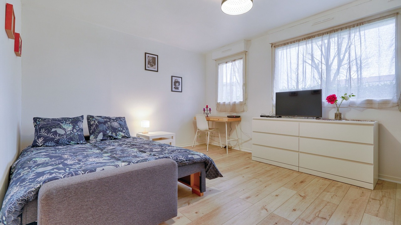 Photo of Bedroom in Savigny-le-Temple