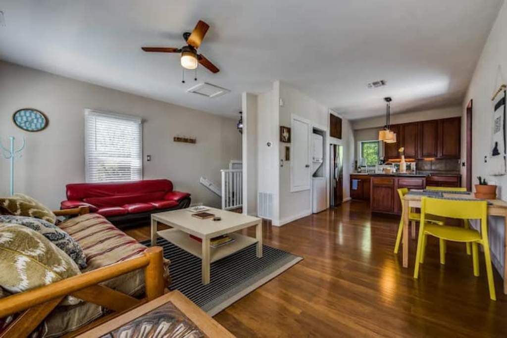 Photo of Livingroom in Near East Side