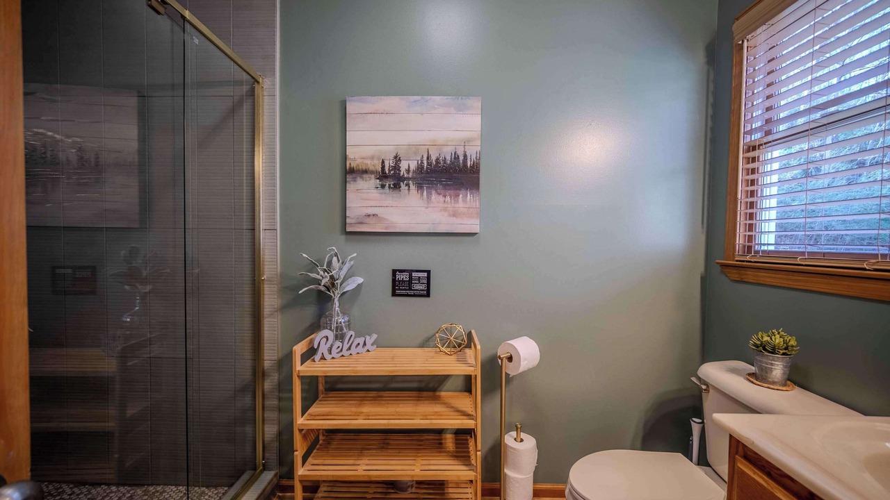 Photo of Bathroom in East Ellijay