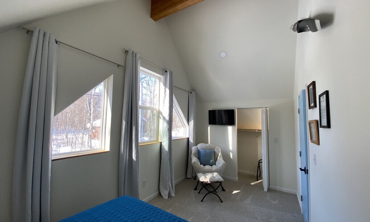 Photo of Bedroom in Talkeetna