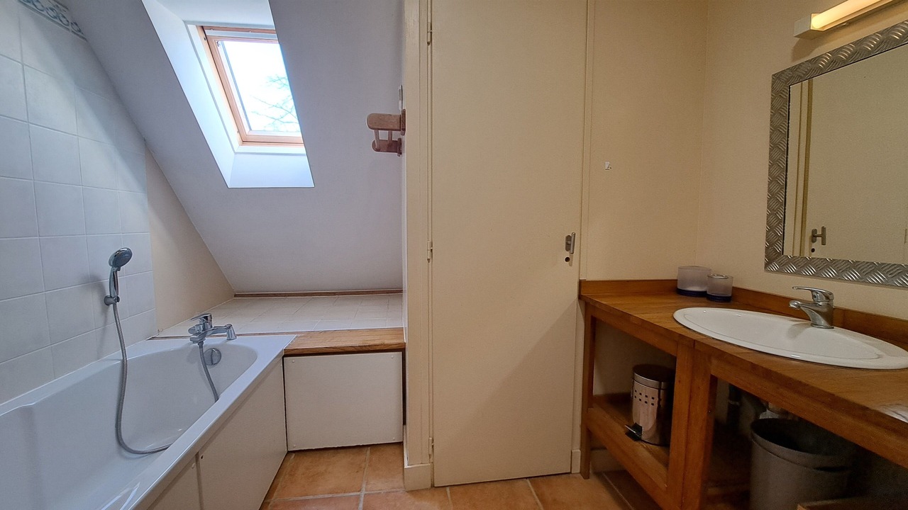 Photo of Bathroom in Bourgueil