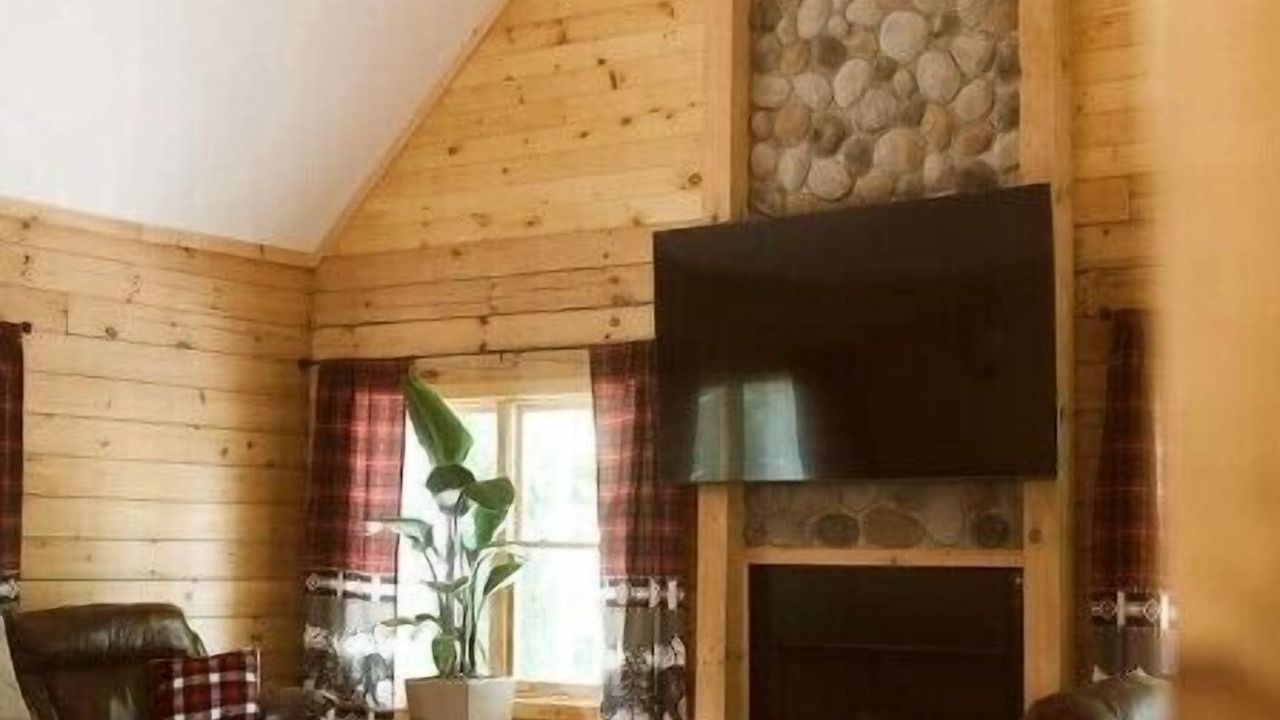 Photo of Livingroom in Hamilton Township