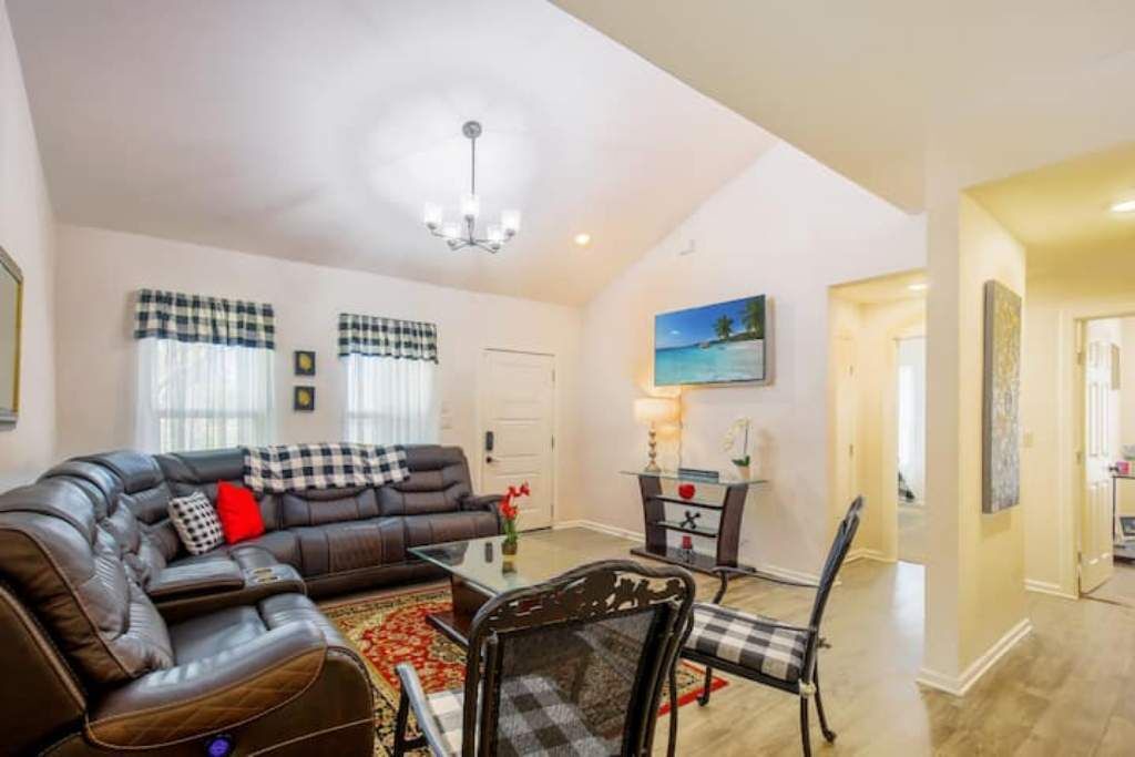 Photo of Livingroom in Harlandale
