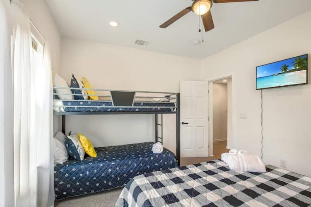 Photo of Bedroom in Harlandale